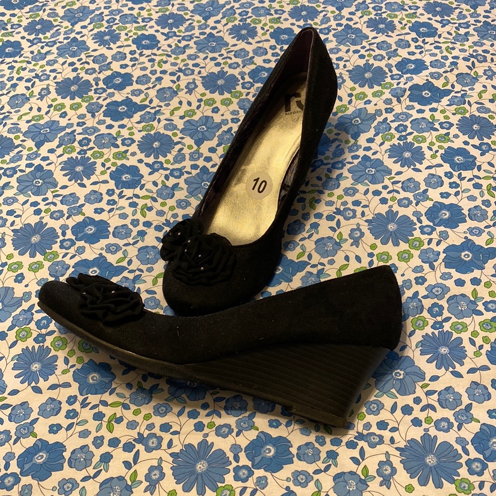 Repot size 10 black wore once very comfortable.